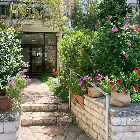 Annie'S Boutique Apartment In Jerusalem Exterior photo