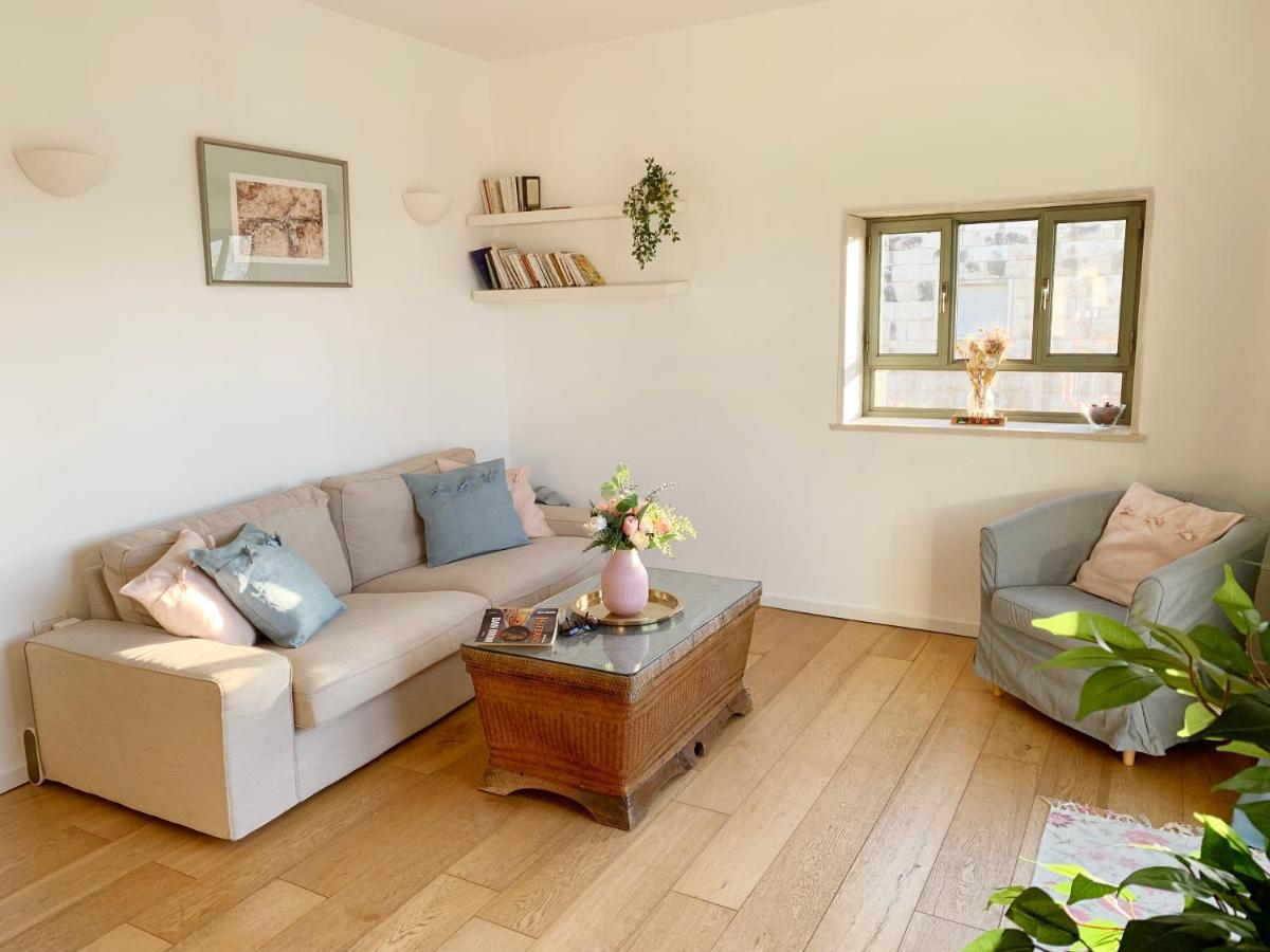 Annie'S Boutique Apartment In Jerusalem Exterior photo